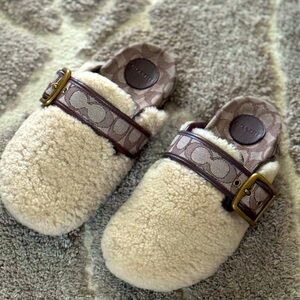 Coach , beautiful and very comfortable shoes, size 6.5